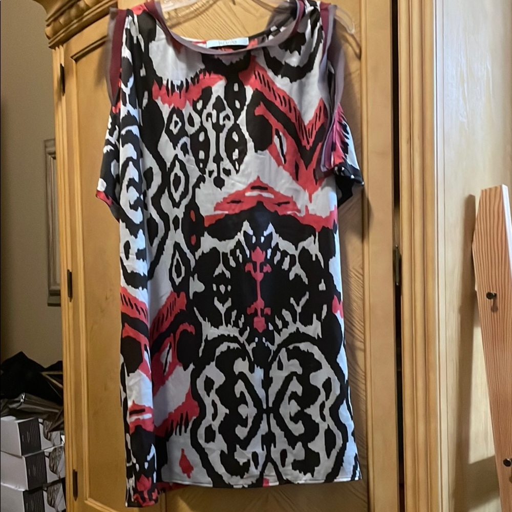 ⭐️Karlie Black and gray graphic slip dress size medium